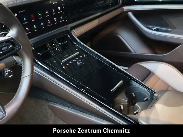Porsche Panamera view 14