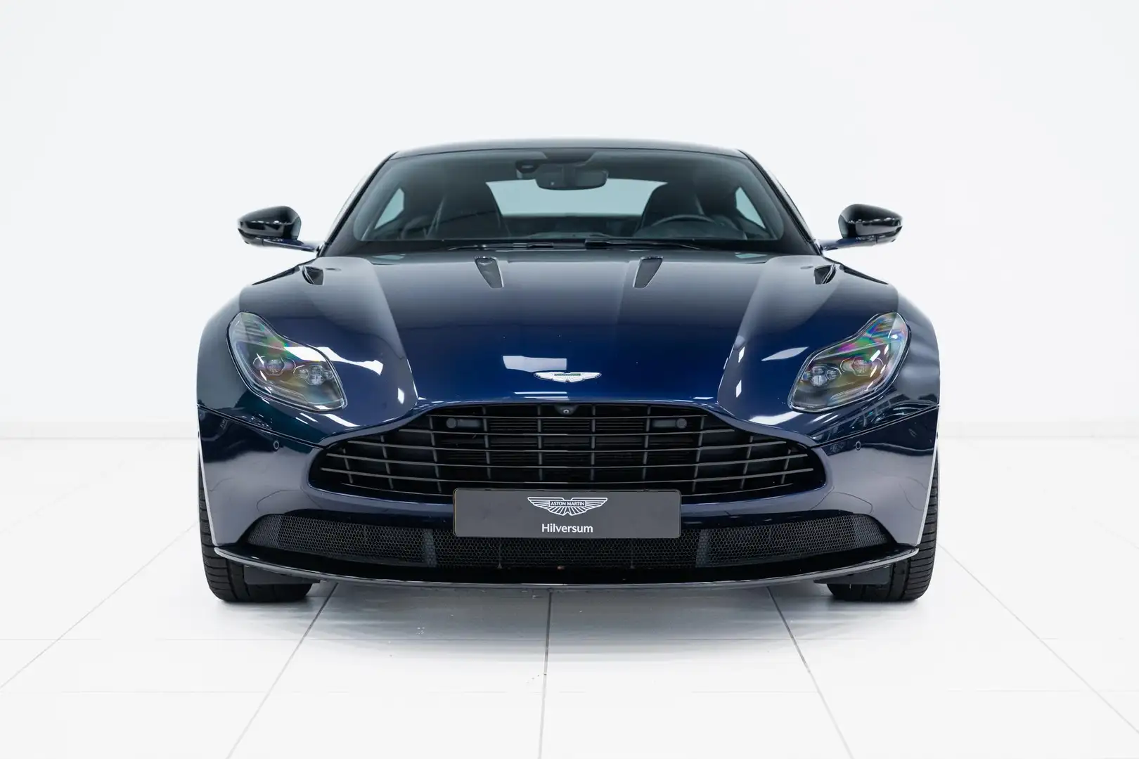 Aston Martin DB11 AMR V12 Coupe Prijs Incl. BPM Grau - 2