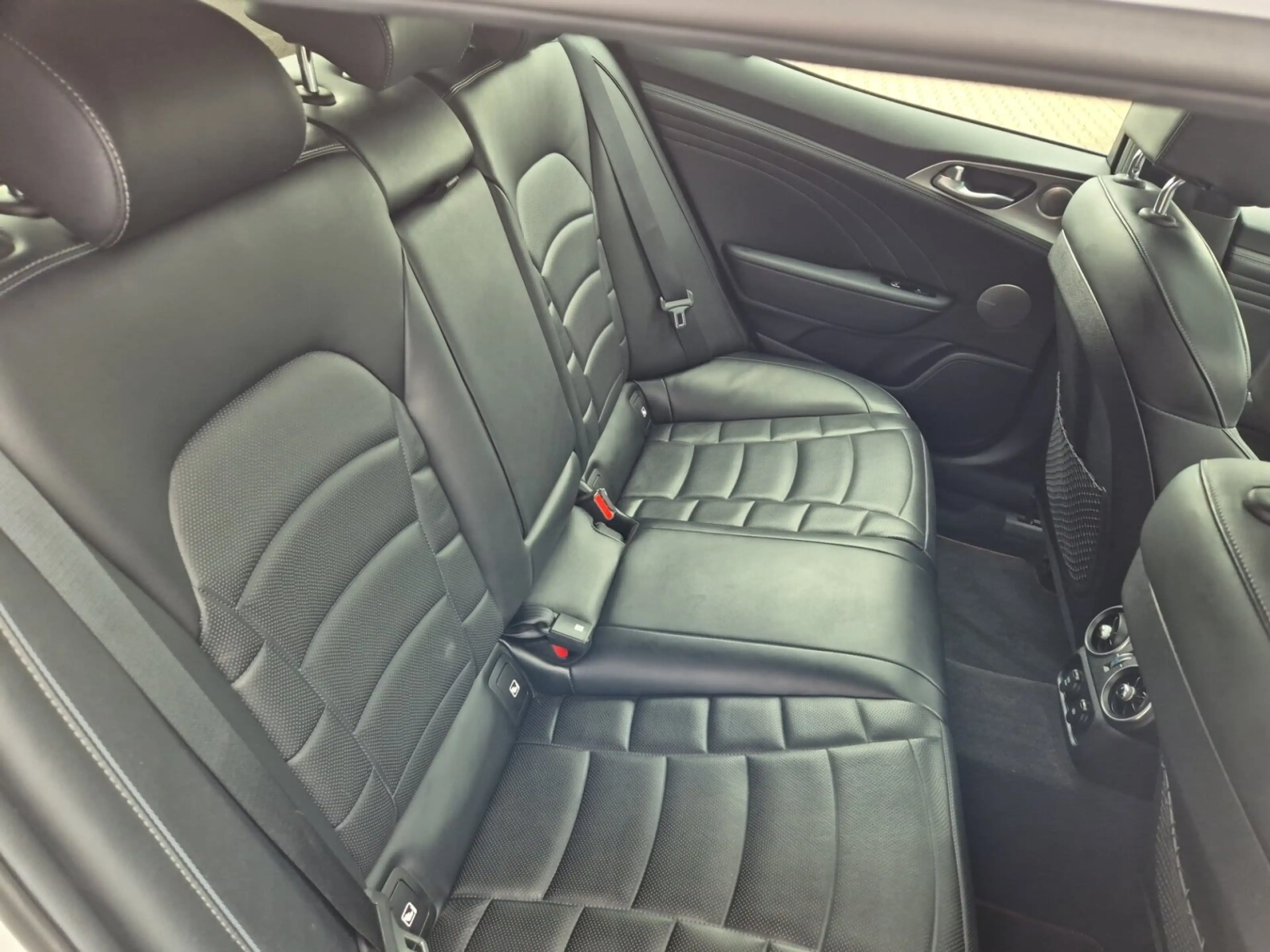 Kia Stinger Stinger 3.3 V6 4WD GT Navi GD Distanzscheiben — photo 15