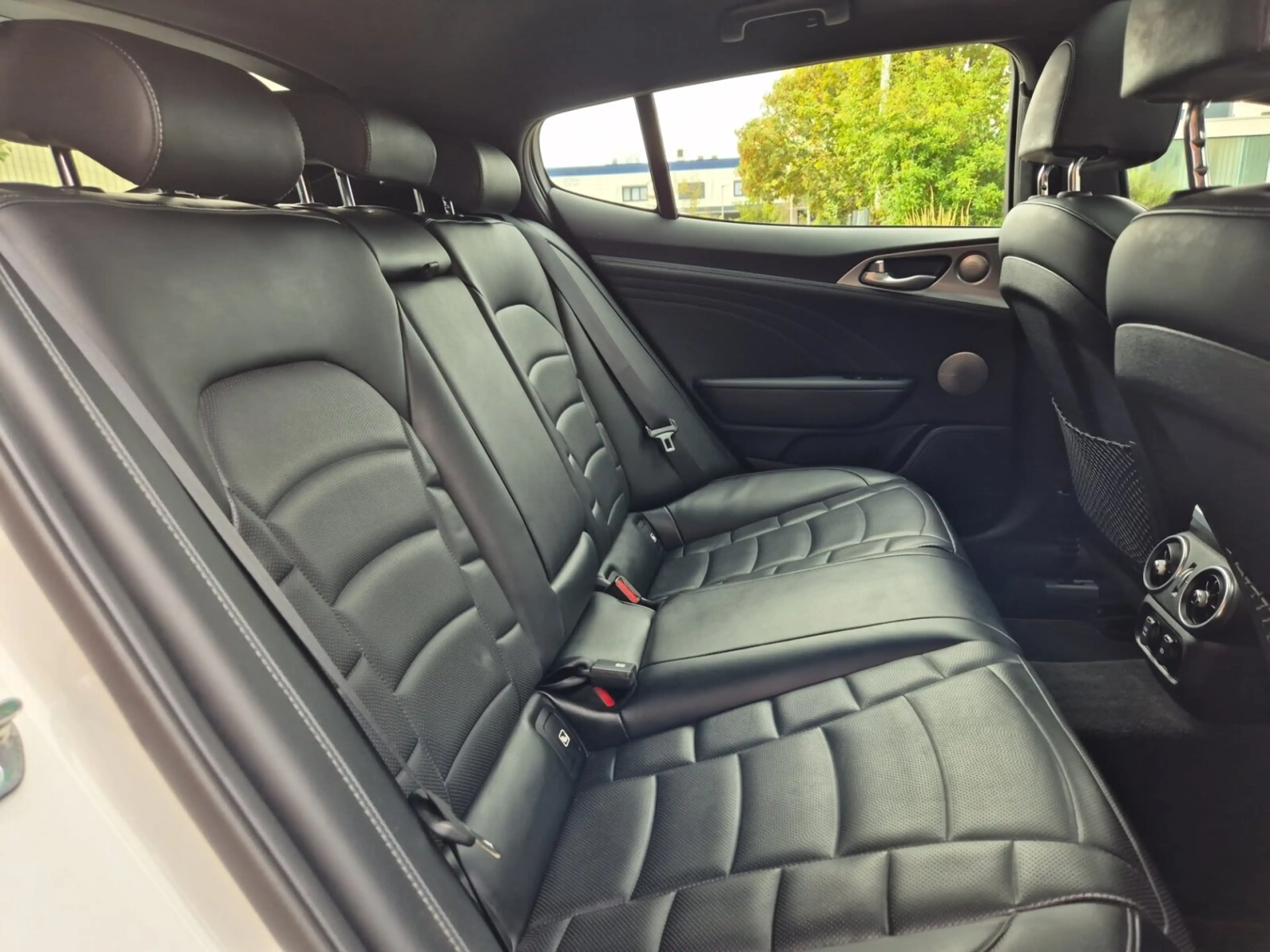 Kia Stinger Stinger 3.3 V6 4WD GT Navi GD Distanzscheiben — photo 10