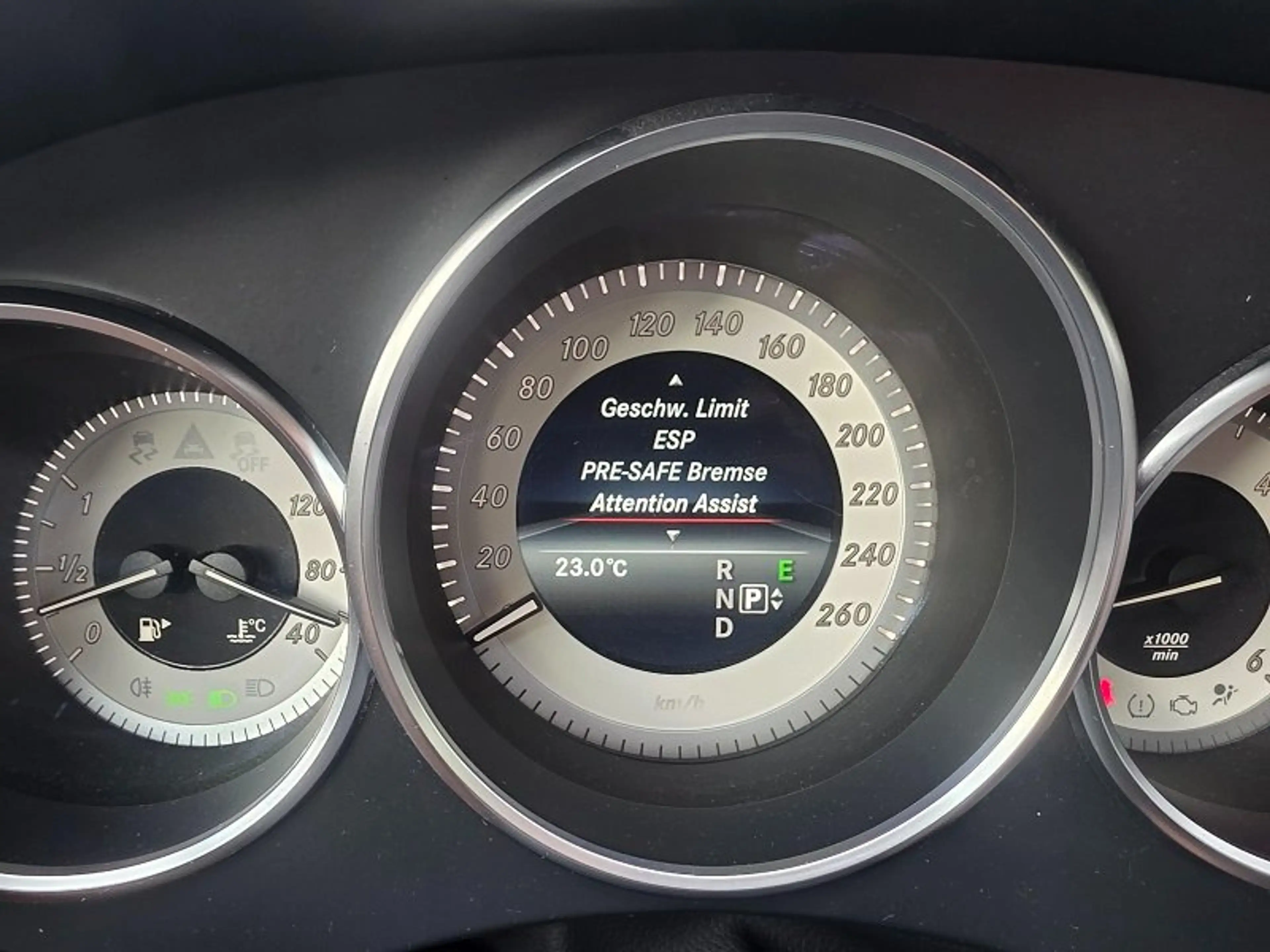 Mercedes-Benz CLS 350 CLS 350 CDI BlueEfficiency 4MATIC Aut. DPF — photo 9