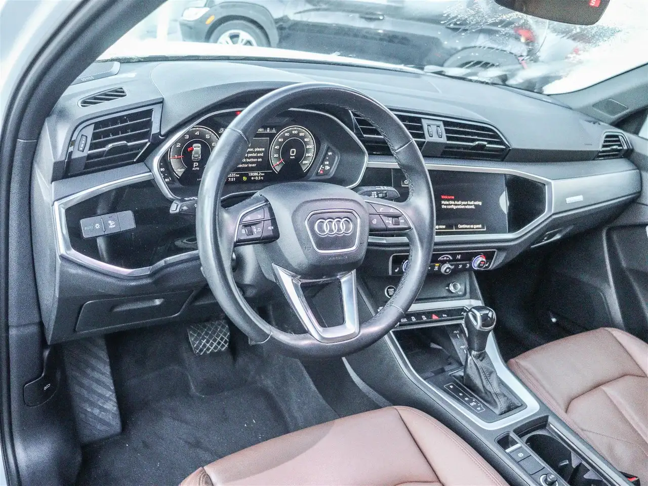 Audi Q3 снимка Audi Q3