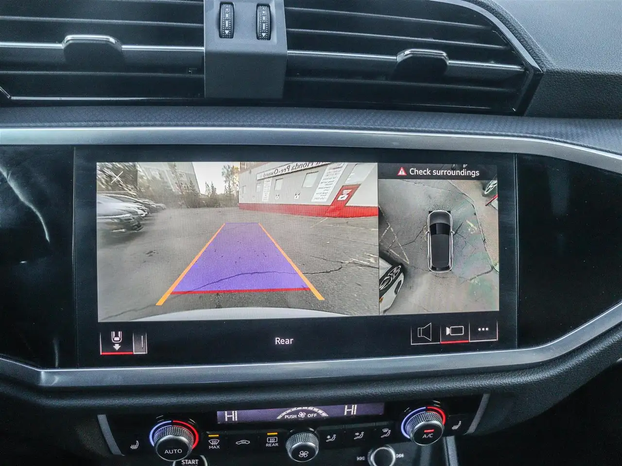 Audi Q3 снимка Audi Q3