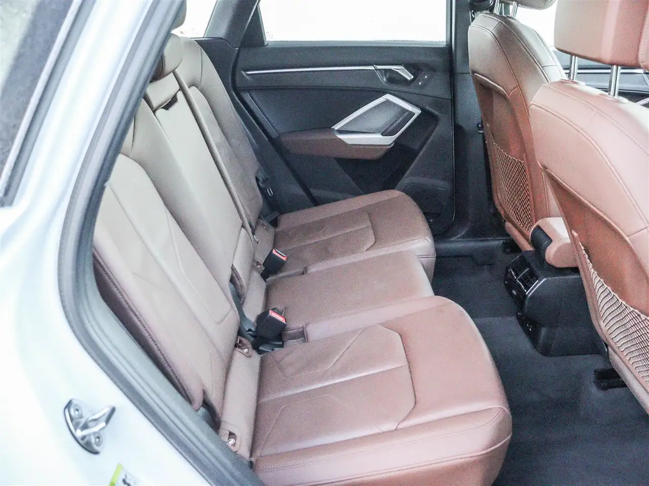 Audi Q3 снимка Audi Q3