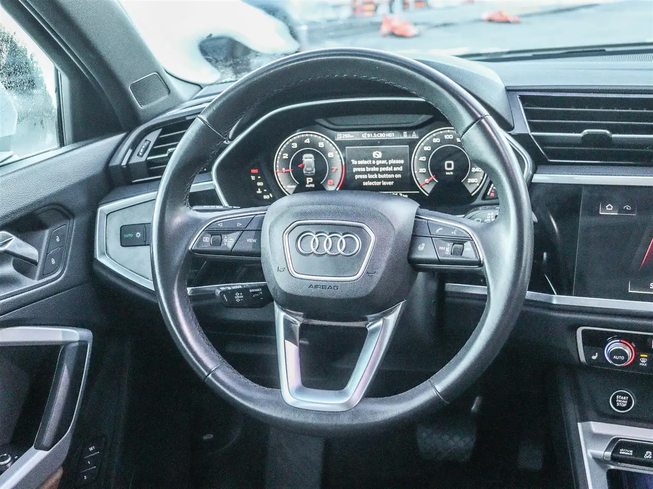 Audi Q3 снимка Audi Q3