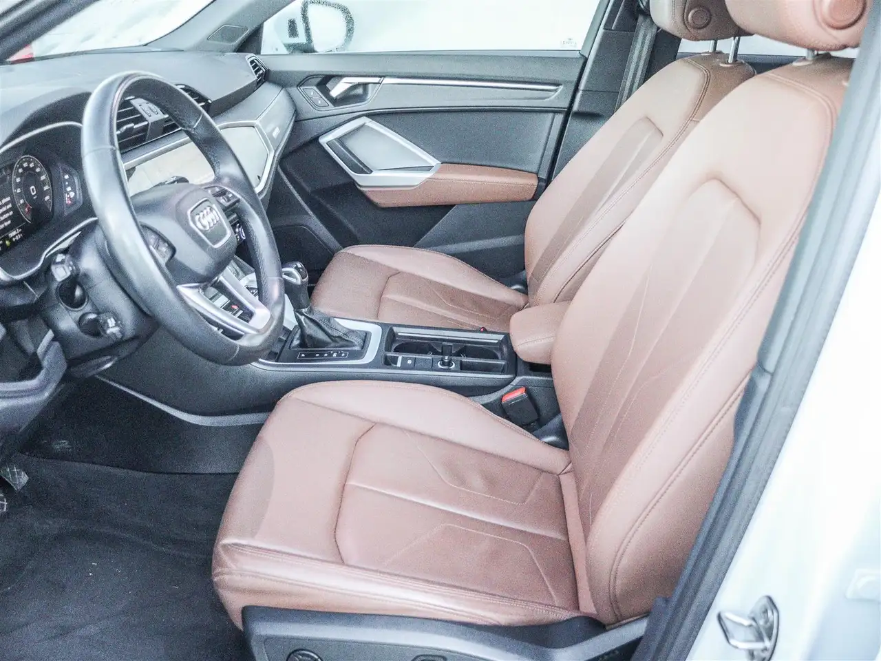 Audi Q3 снимка Audi Q3