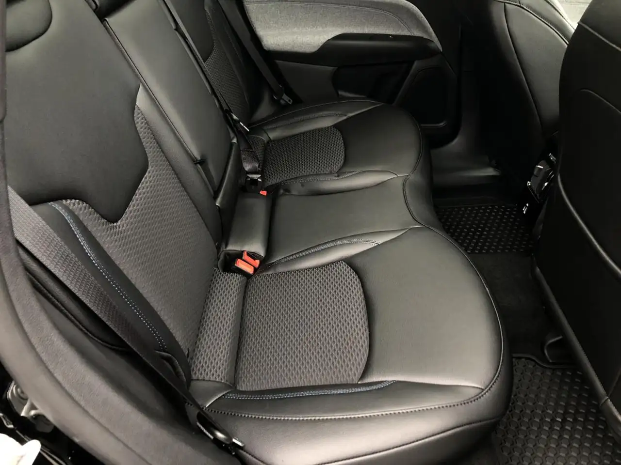 Jeep Compass снимка Jeep Compass
