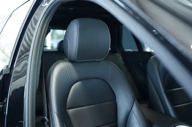 Mercedes-Benz C Class view 14