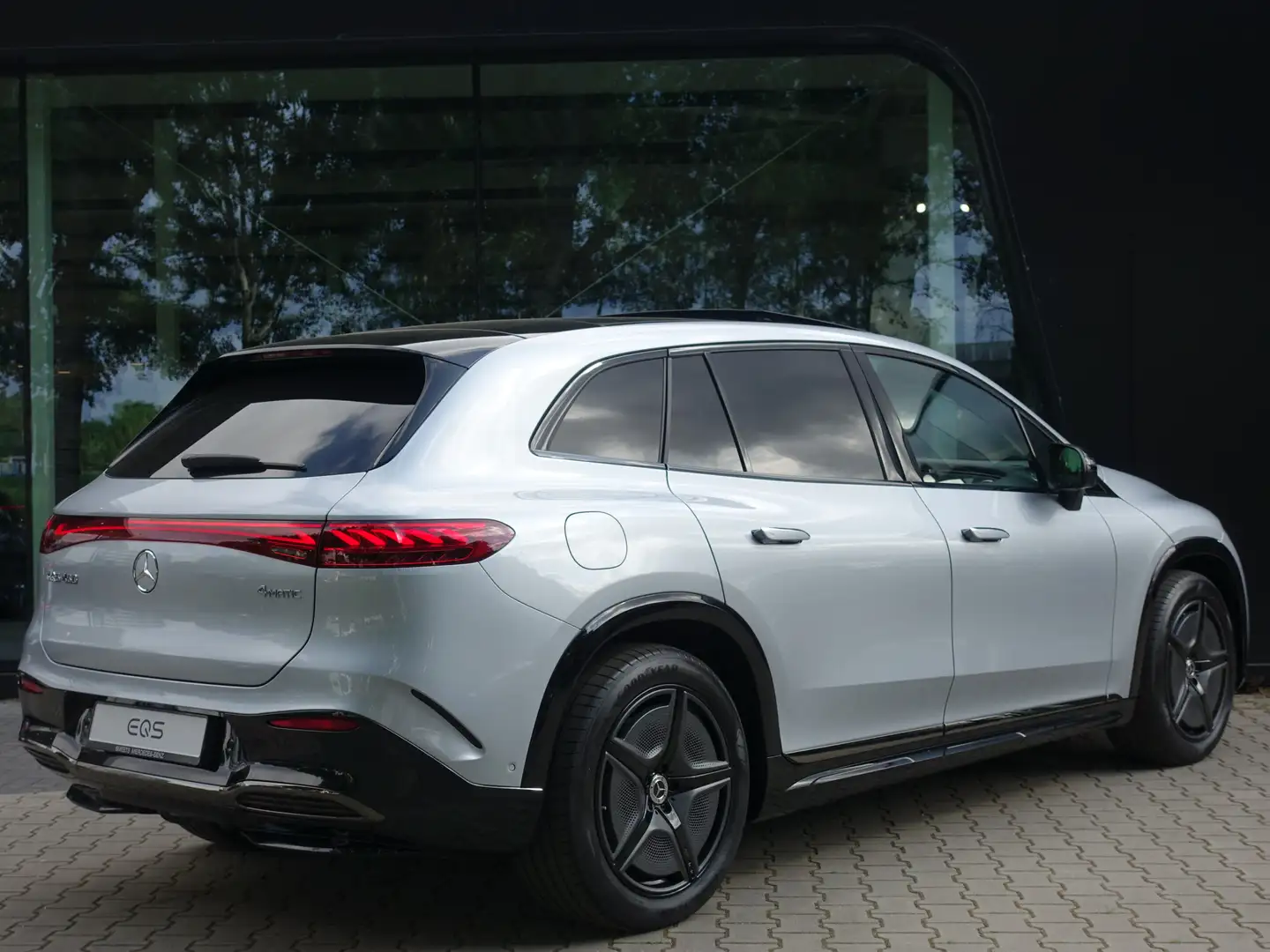 Mercedes-Benz EQS SUV 450 4MATIC AMG Line 7 Persoons | Trekhaak | Stoelv Zilver - 2