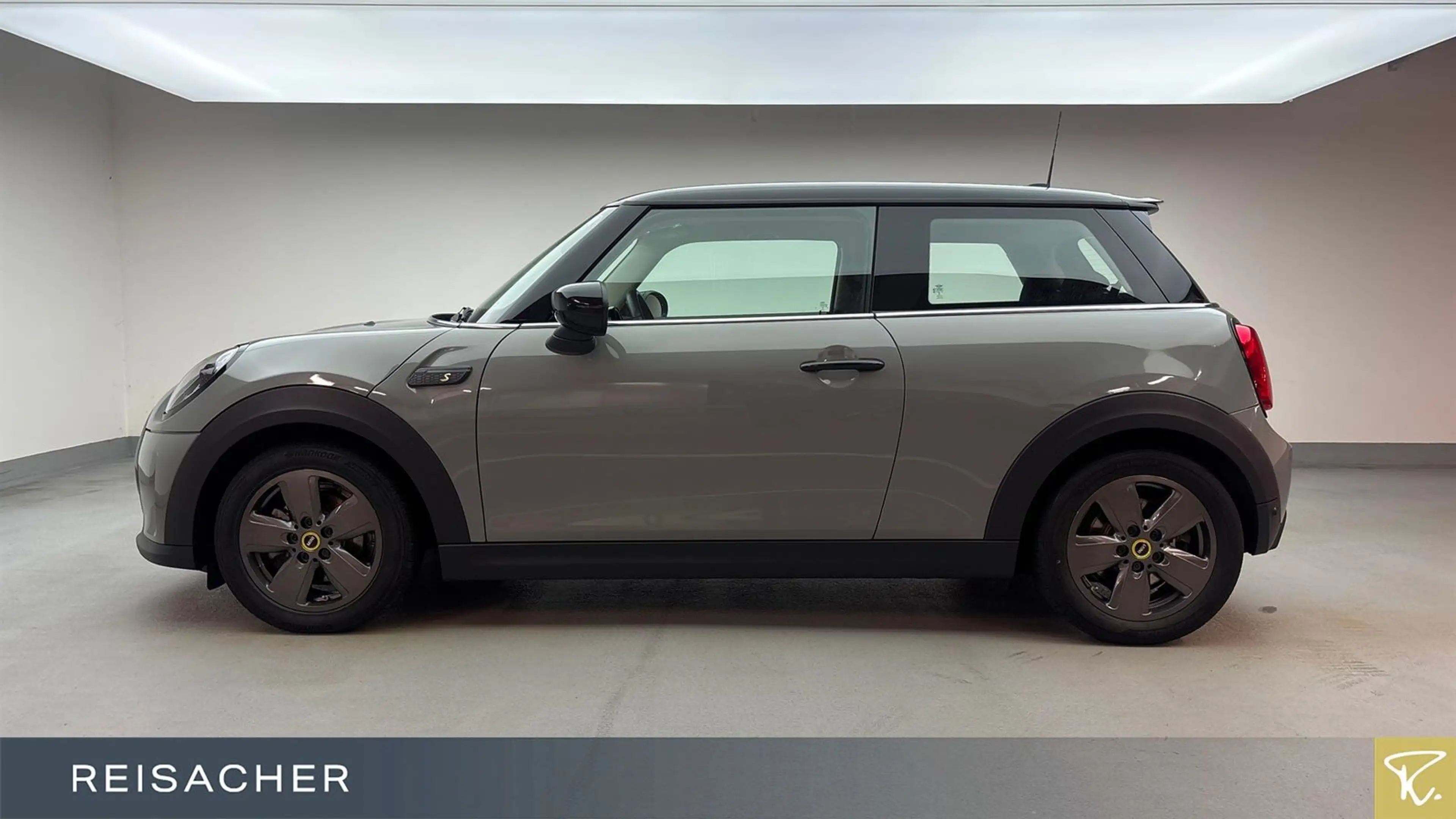 MINI Cooper SE Essential-Trim,Navi,SH,SpoSi,LED — photo 9