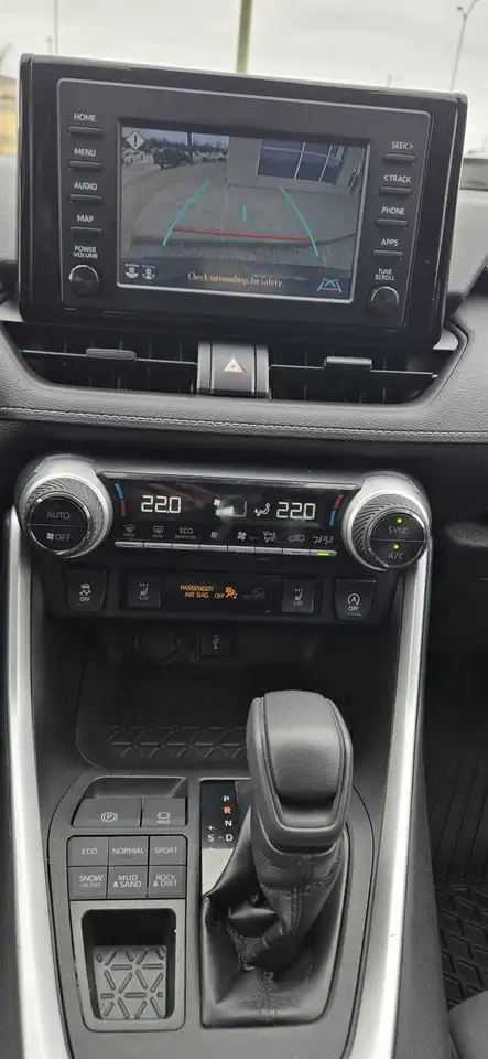 Toyota RAV 4 снимка Toyota RAV 4