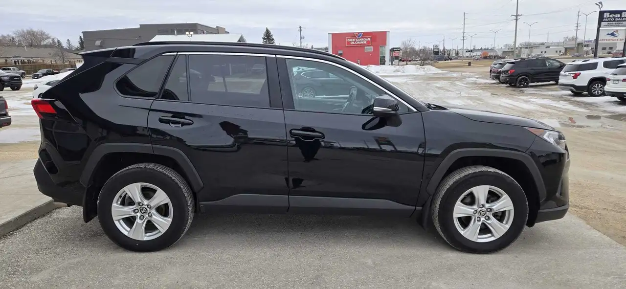 Toyota RAV 4 снимка Toyota RAV 4