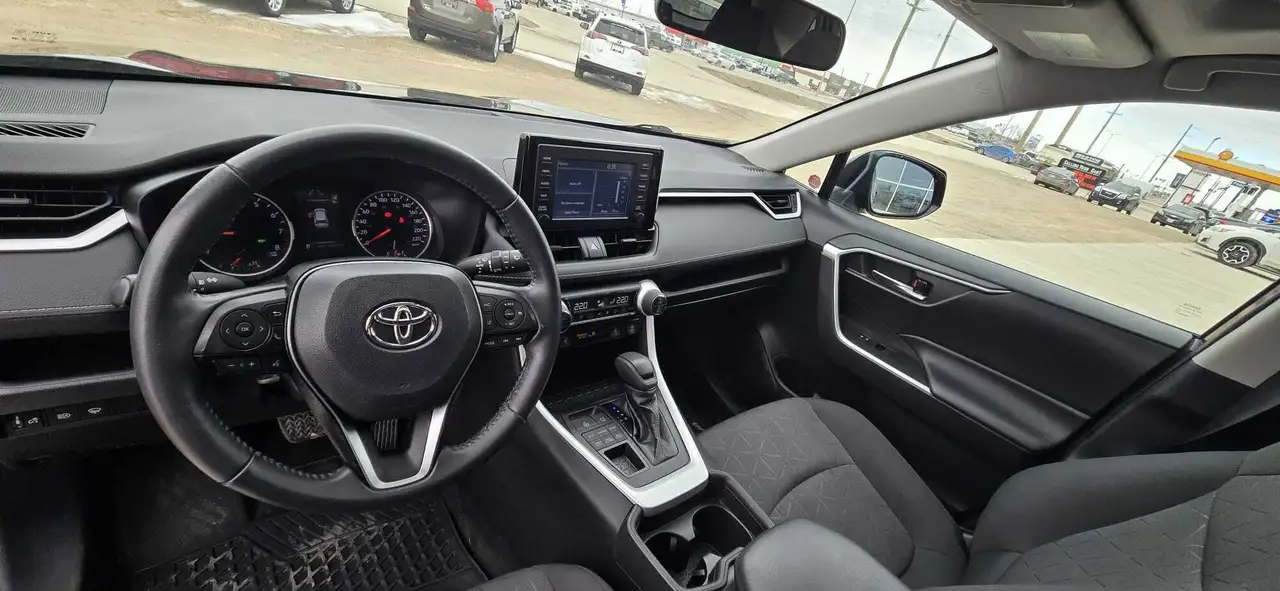 Toyota RAV 4 снимка Toyota RAV 4