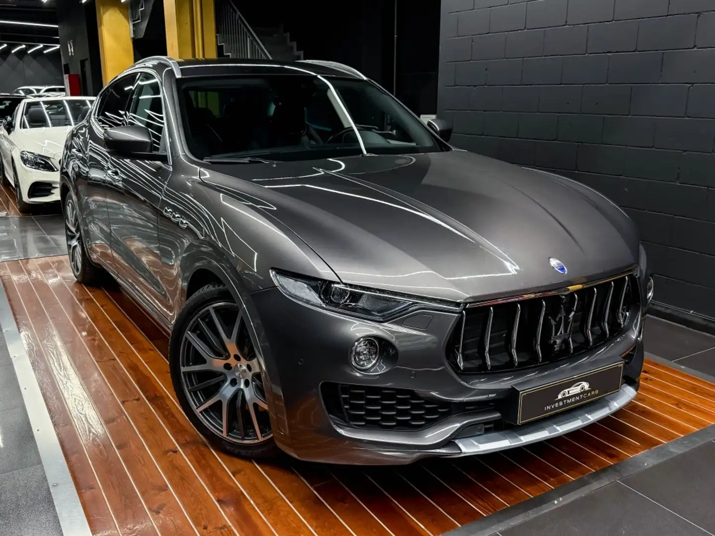 Maserati Levante 430 S Aut. Gris - 1