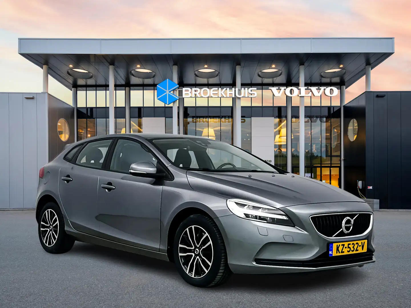 Volvo V40 T3 A/T Nordic+ | 16" | LED koplampen | Navigatie | Grijs - 2