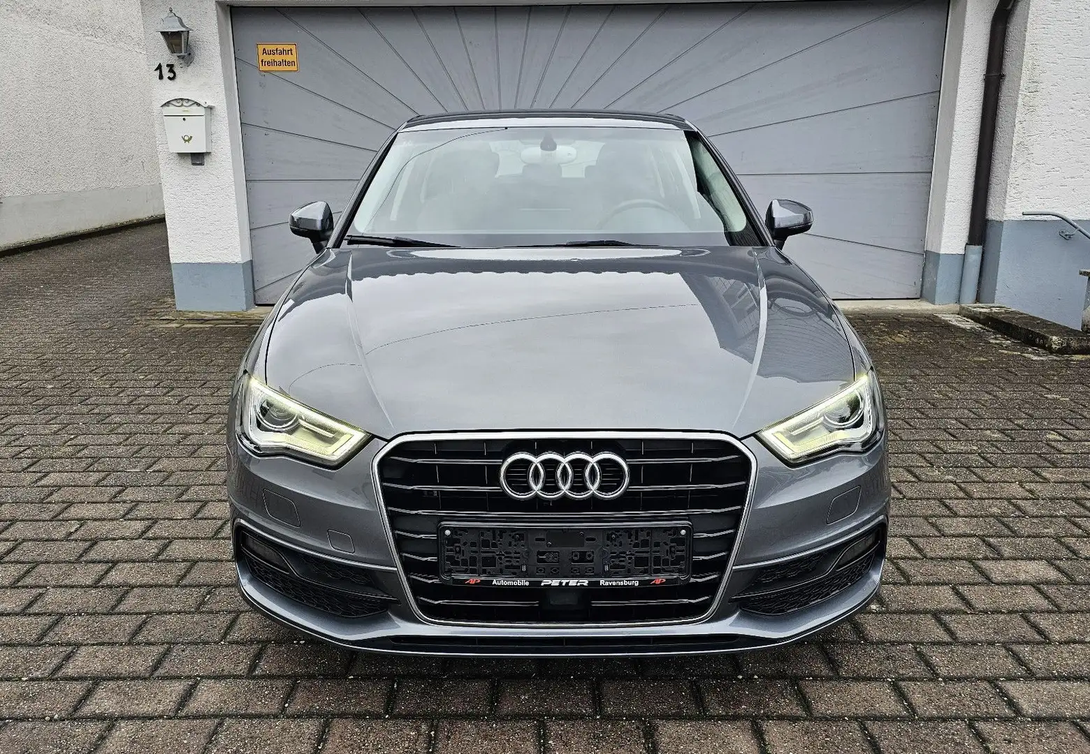Audi A3 1.4 TFSI Sportback S-line ultra B&O AHK Grau - 2