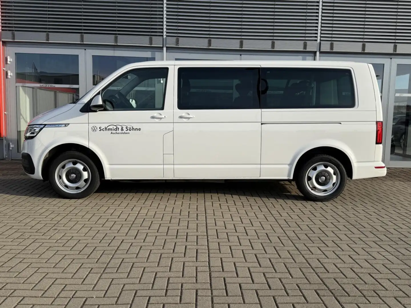 Volkswagen Caravelle 6.1 Comfortline LR 2,0 l TDI 4MOT DSG Weiß - 2