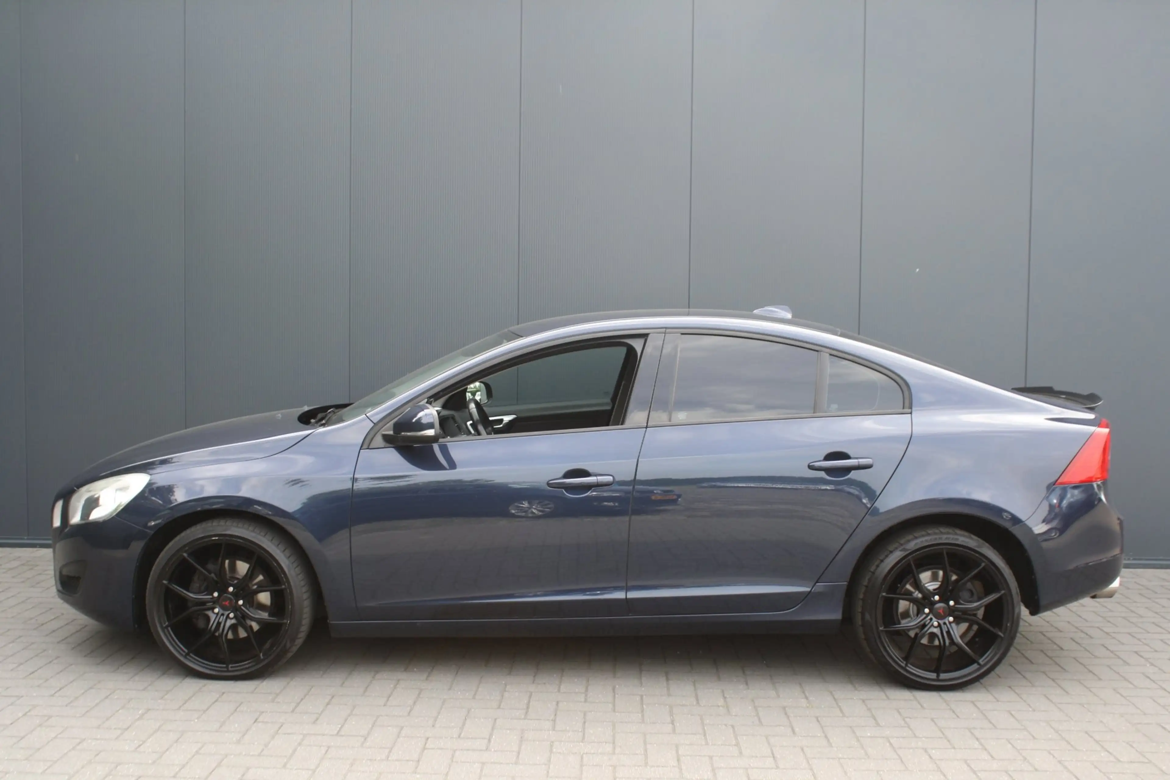 Volvo S60 2.0T Intro Edition -NAVIGATIE - TREKHAAK - AIRCO — photo 6