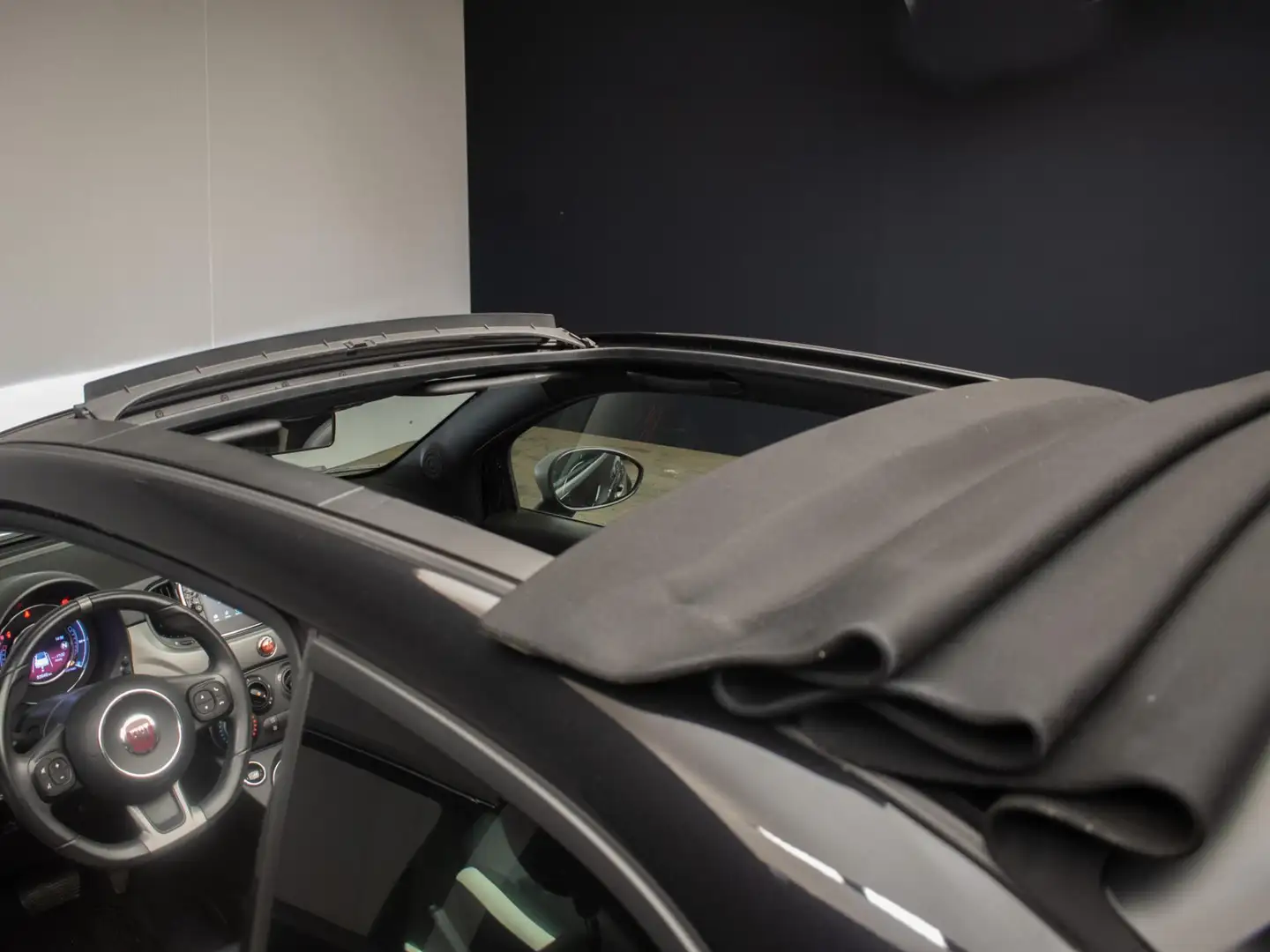 Fiat 500 0.9 TwinAir Lounge Sport (APPLE CARPLAY,SPORTPAKKE Zwart - 2