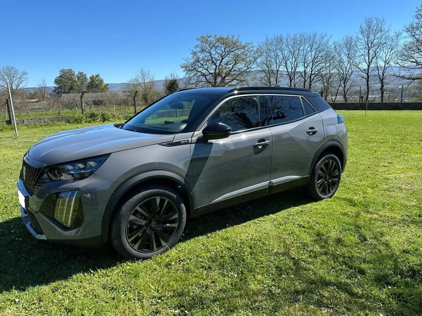 Peugeot 2008 Hybrid 136 GT eDCS6 Gris - 1