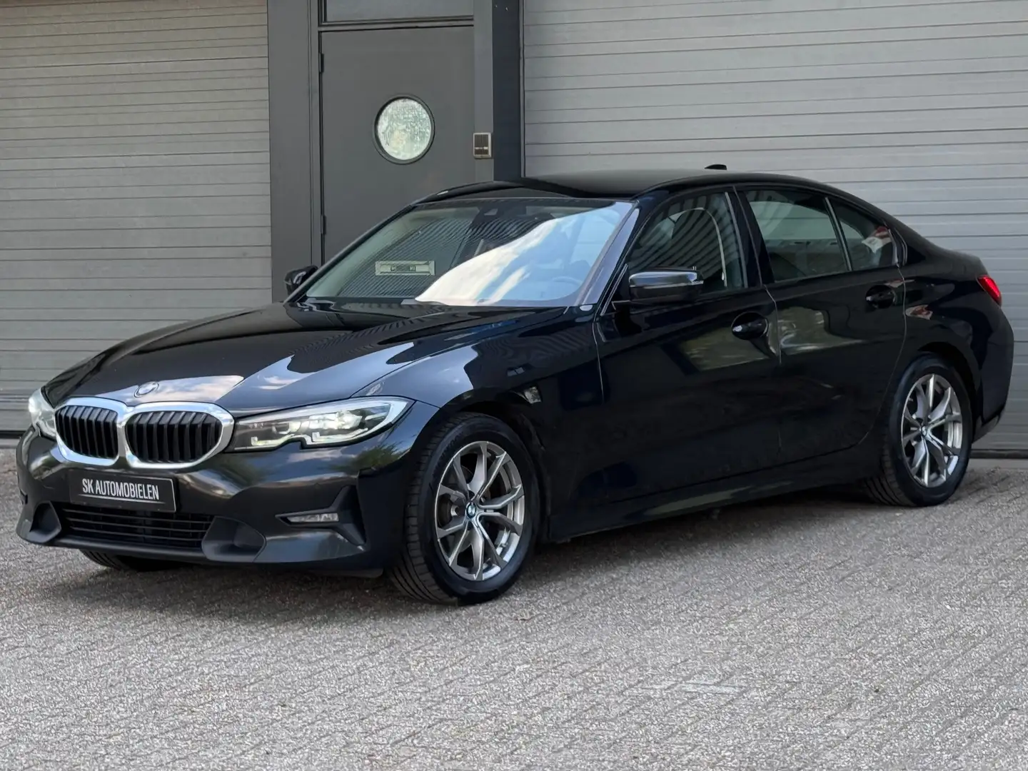BMW 320 3-serie 320d Sport Zwart - 1