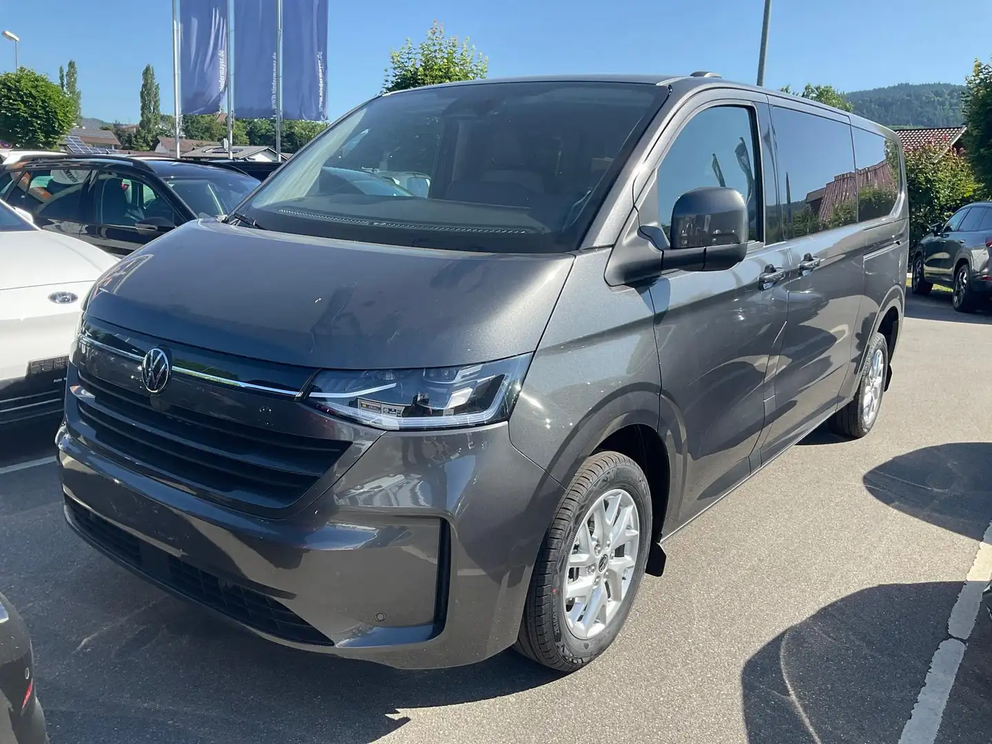 Volkswagen T7 Caravelle TDI DSG LR Style, 8-Sitzer, IQ.Light, Kamera Сірий - 2