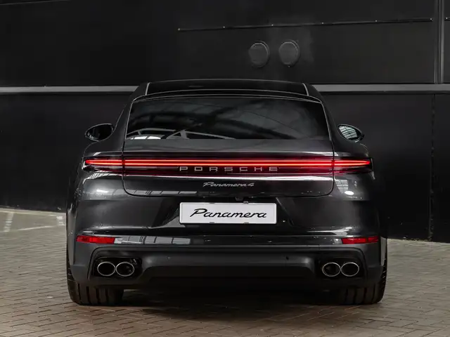 Porsche Panamera view 7
