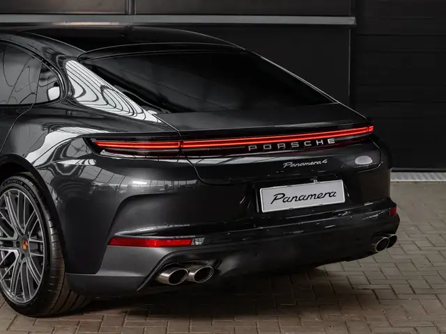 Porsche Panamera view 15