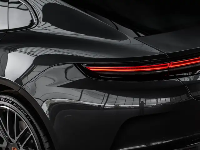 Porsche Panamera view 13