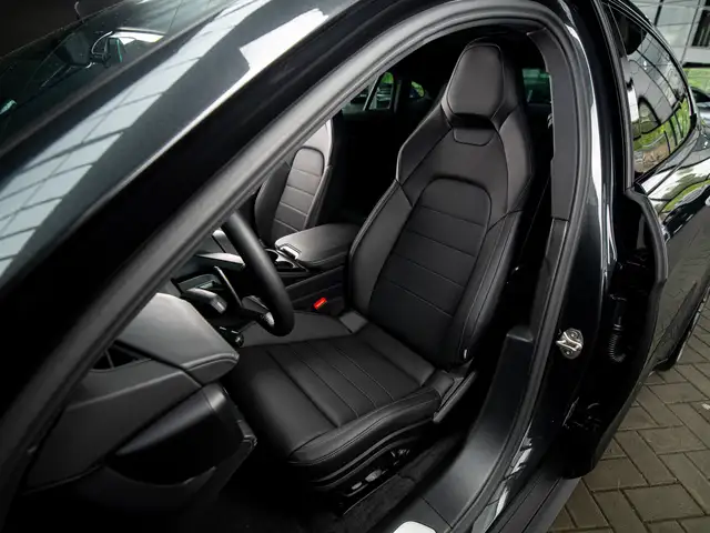 Porsche Panamera view 19