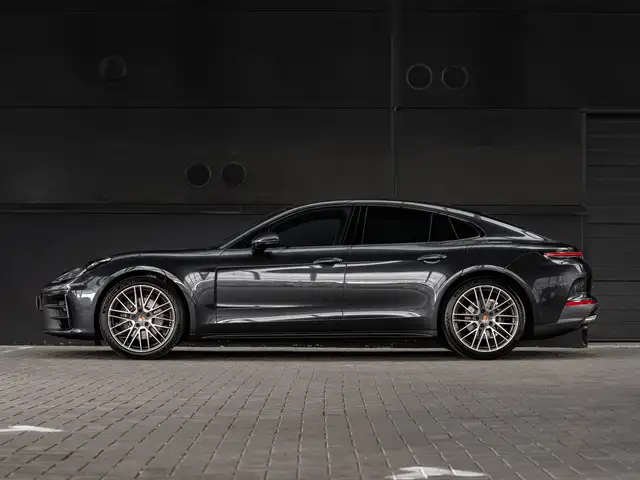Porsche Panamera view 2
