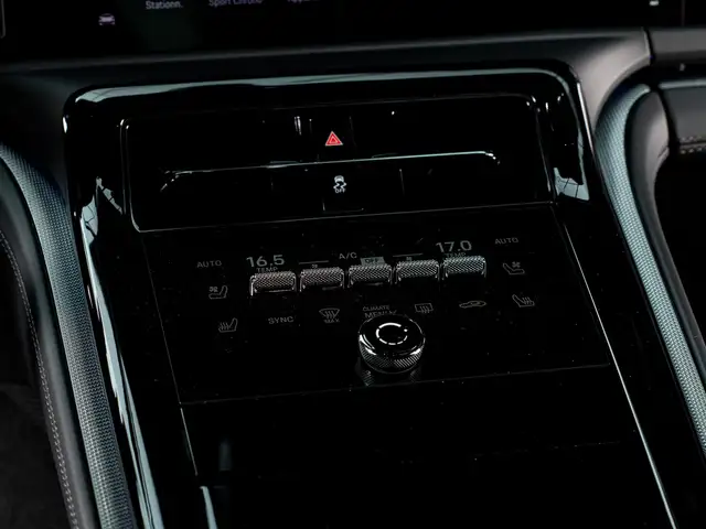 Porsche Panamera view 24