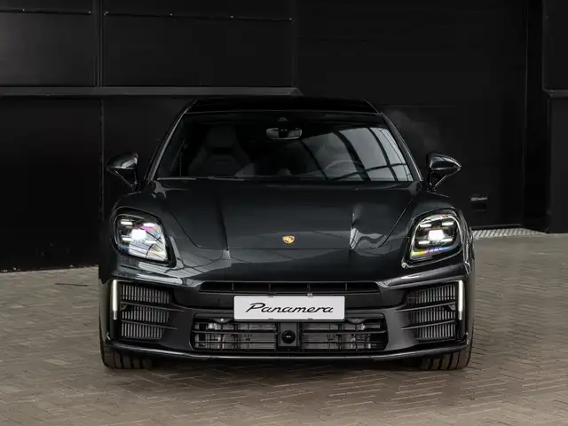 Porsche Panamera view 6