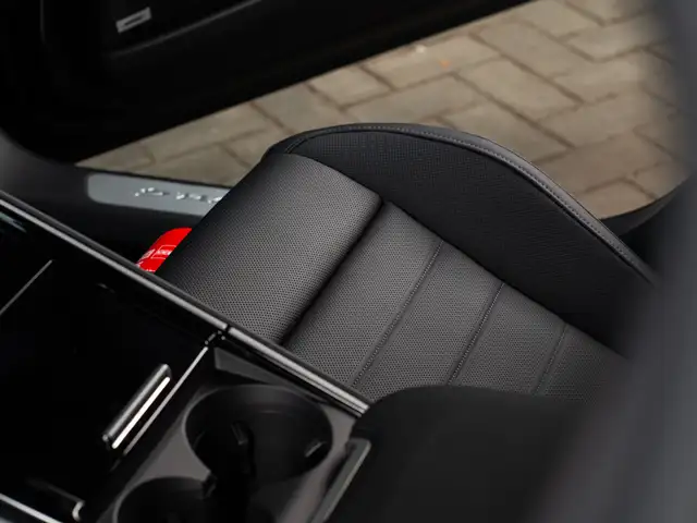 Porsche Panamera view 25