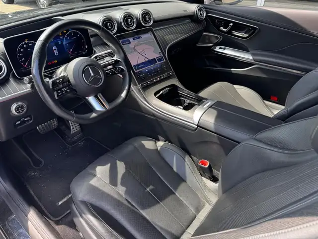 Mercedes-Benz 220 view 11