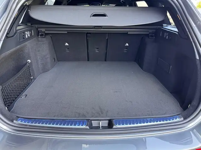 Mercedes-Benz 220 view 22