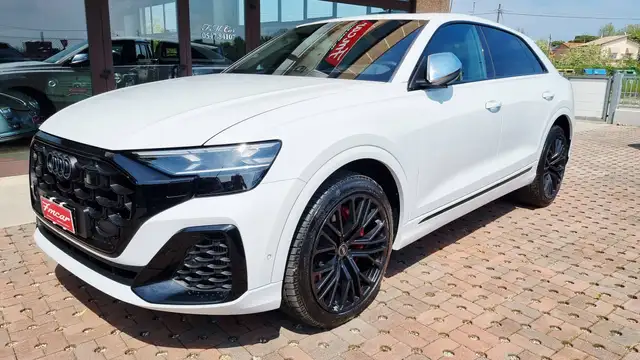 Audi SQ8 view 7