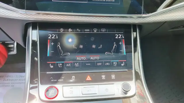 Audi SQ8 view 28