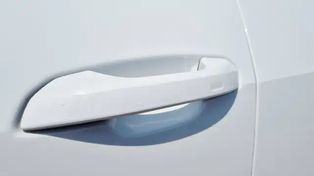Audi SQ8 view 20
