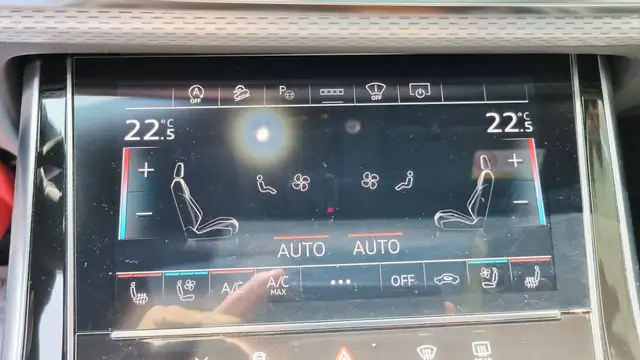 Audi SQ8 view 27