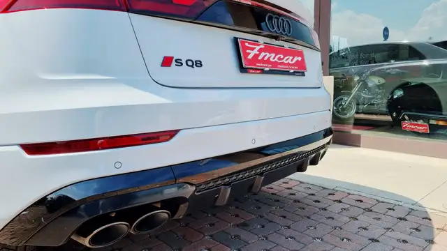 Audi SQ8 view 17