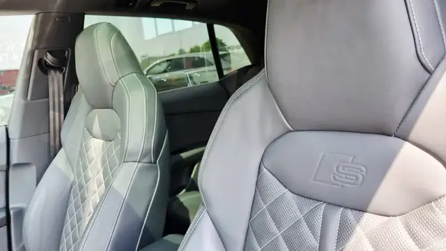 Audi SQ8 view 10
