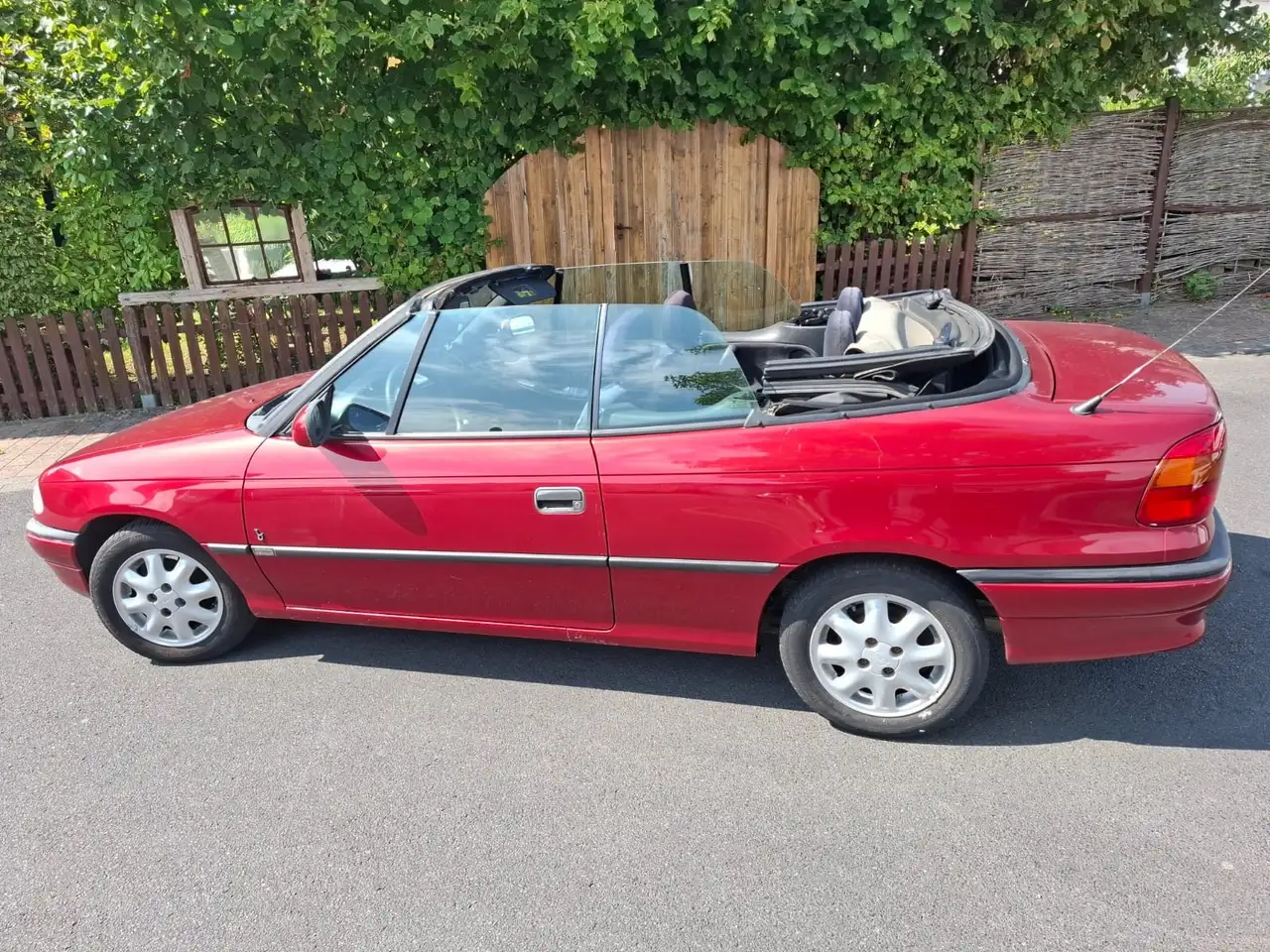 Opel Astra Cabrio 1.6i Bertone Edition, foto 8