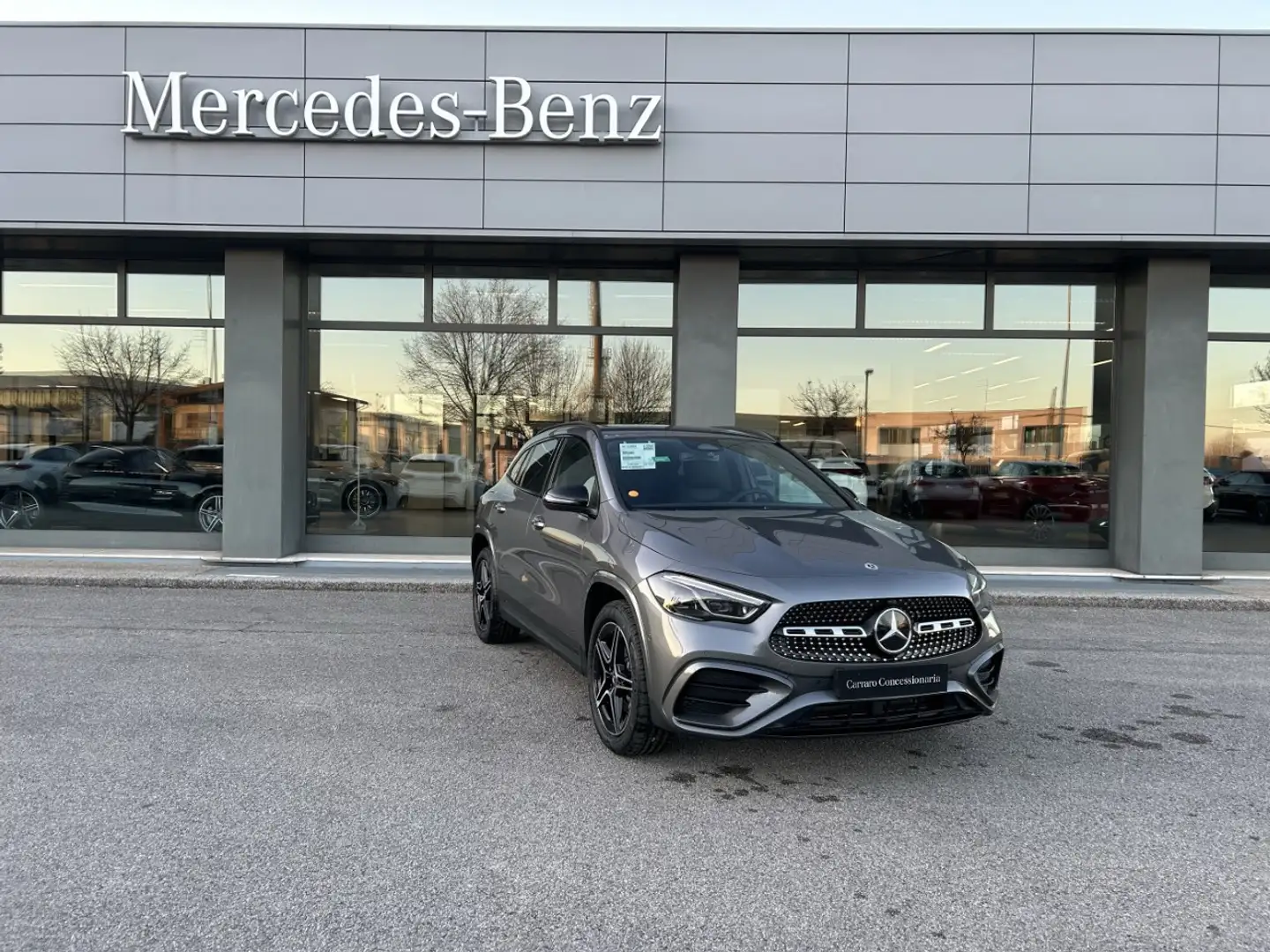 Mercedes-Benz GLA 250 e Plug-in hybrid Gris - 1