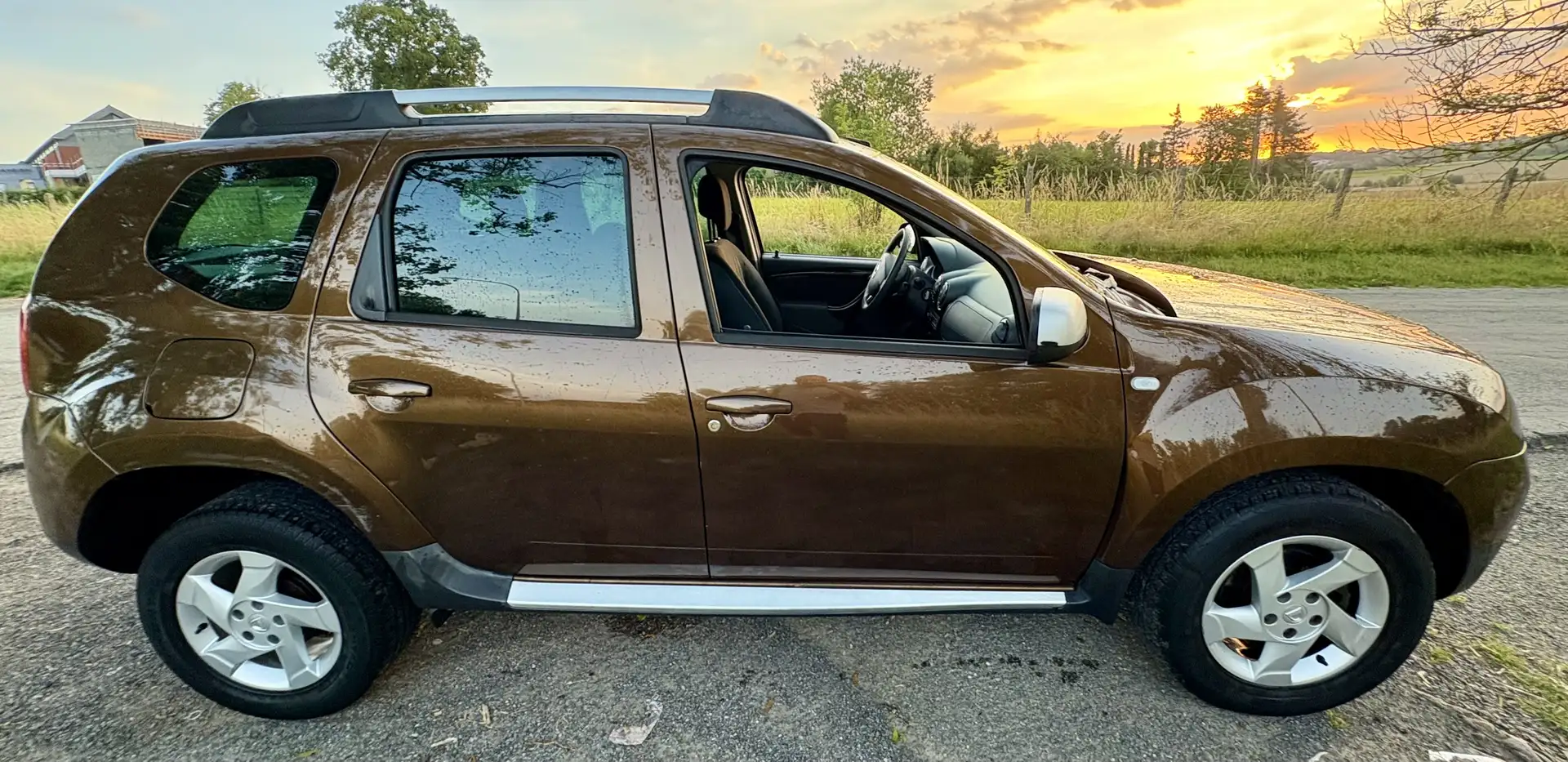 Dacia Duster 1.5 dCi 85 4x2 eco2 Lauréate clim 75000km - 2