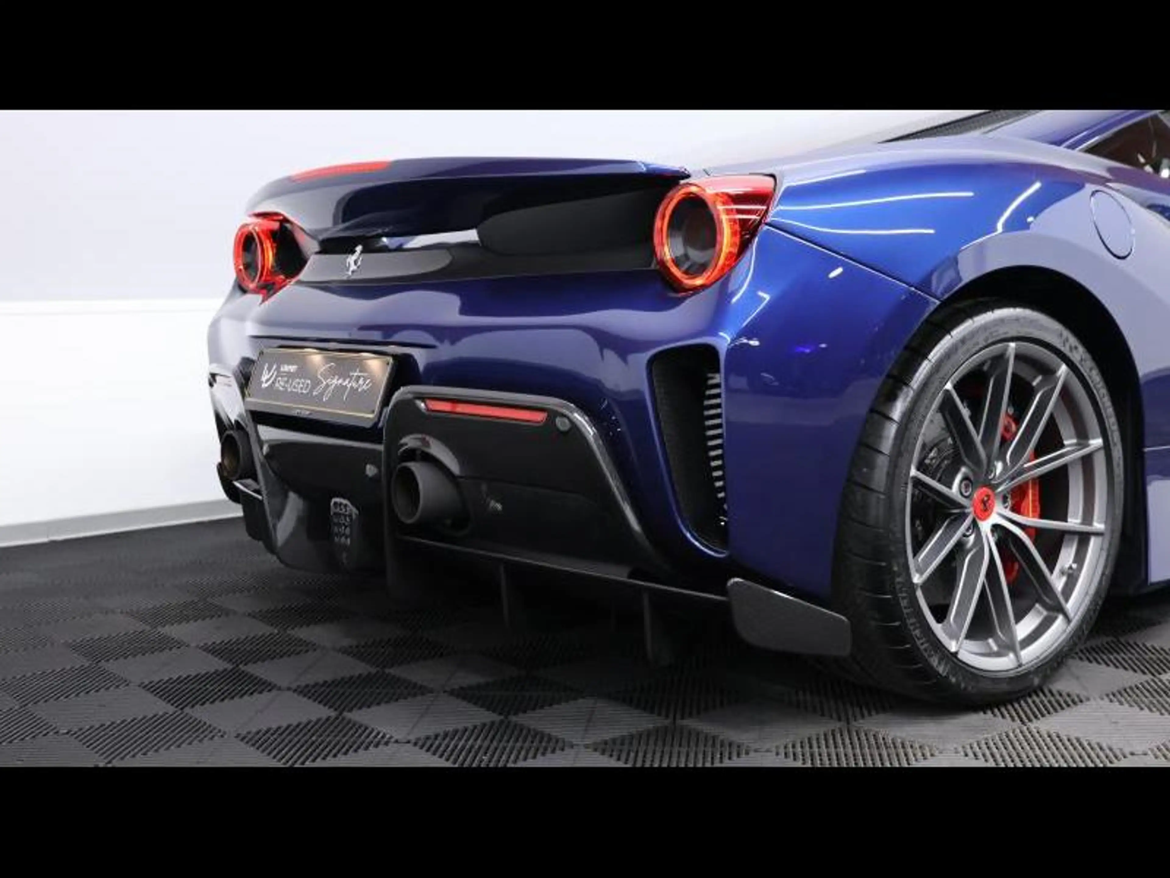 Ferrari 488 Pista Coupé *Tailor Made — photo 9