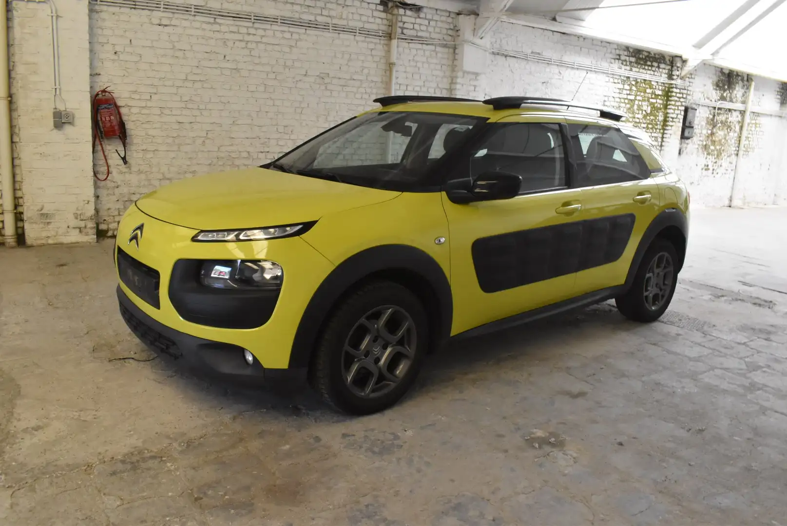 Citroen C4 Cactus C4 Cactus 1.2i Shine ***Moteur Cassé/Kapotte*** Jaune - 1