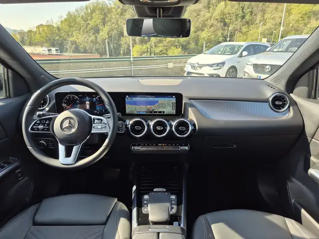 Mercedes-Benz Gla view 8