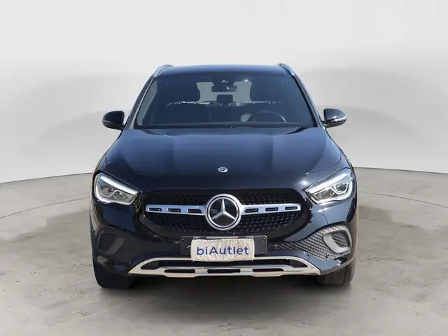 Mercedes-Benz Gla view 2