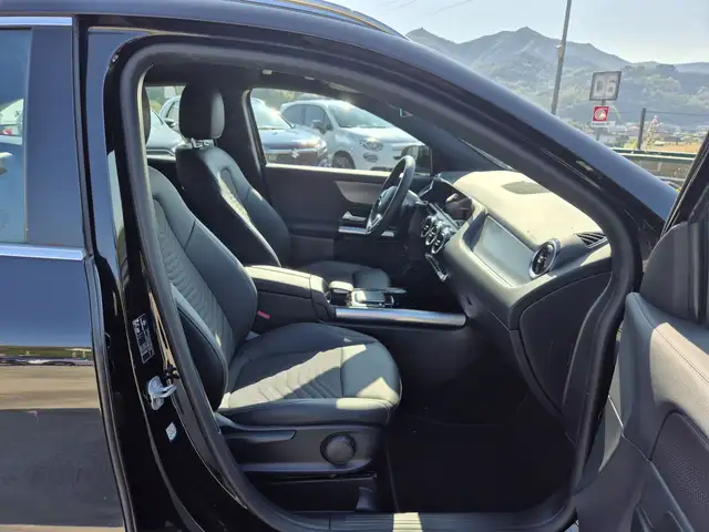Mercedes-Benz Gla view 9